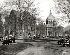 The Montréal YMCA building in Dominion Square in 1910. The building was demolished in 1912 to make room for the Sun Life Building. 