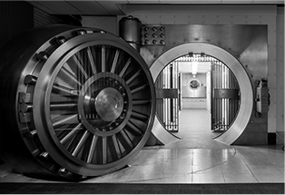 Located at the 1<sup>st</sup> basement level of the Sun Life Building, this second vault is sealed by a door that weighs 40 tons. Until very recently, the facility was used to safeguard a variety of securities.