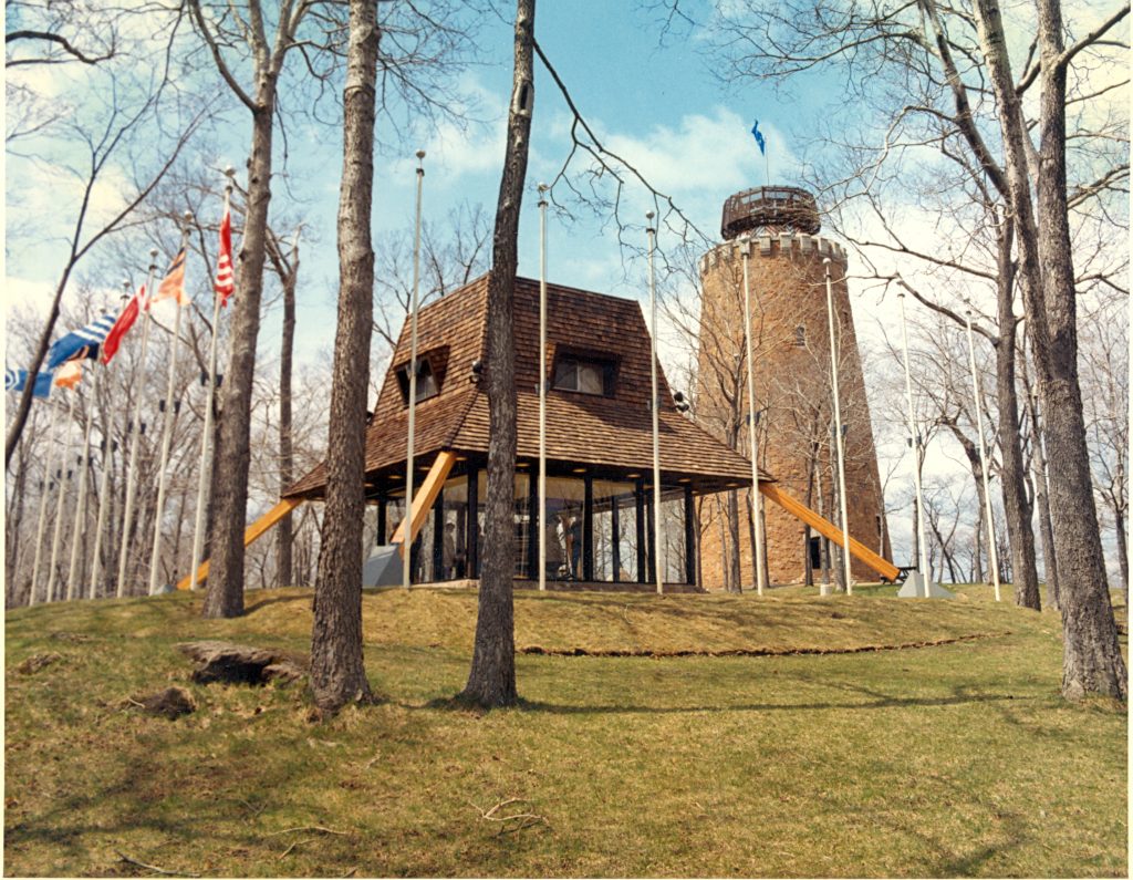 On January 16, 1967, the Carillon console, which resembled a large organ, was installed in a specially designed building near the Tour de Lévis.