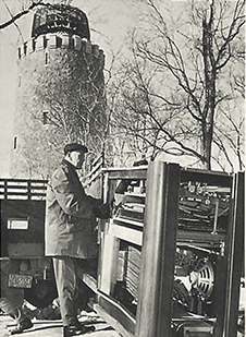 On January 16, 1967, the Carillon console, which resembled a large organ, was installed in a specially designed building near the Tour de Lévis.