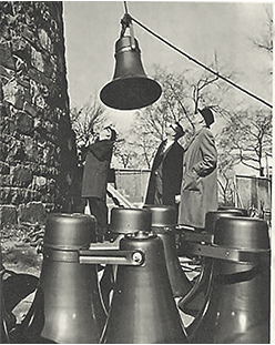 On October 27, 1966, the Carillon’s Stentors amplification system was installed at the top of the Tour de Lévis near the United States Pavilion on Île Sainte-Hélène.